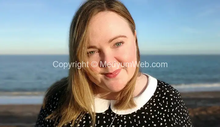 Melbourne Fitzroy Medyum Melike